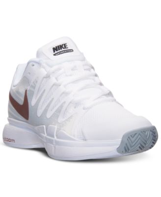 nike tennis shoes on clearance