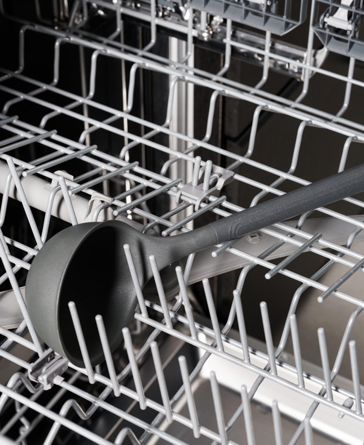 ZYLISS LARGE ERGONOMIC HEAT-RESISTANT LADLE 