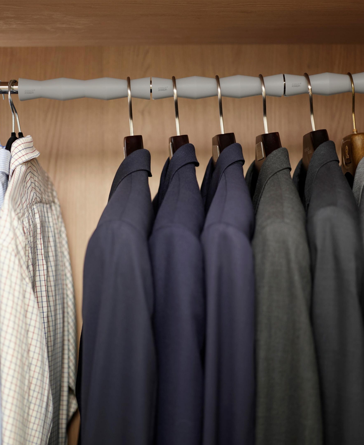 Joseph Joseph 2-pk. Orderly Clothes Rail Spacers For Suits, Coats, Jackets In Grey