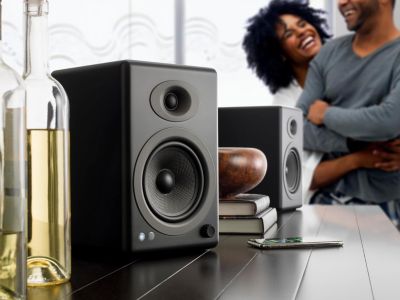 A5+ Classic Powered Bookshelf Speakers - Pair