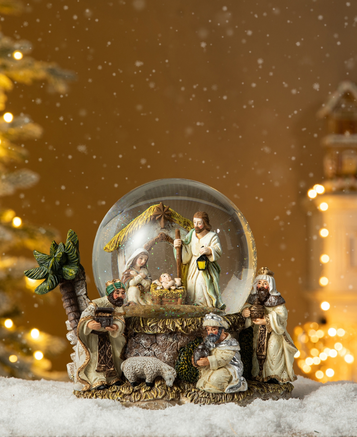 Glitzhome 150mm Christmas Oversized Resin Lighted Musical Snowflakes Nativity Scene Waterglobe