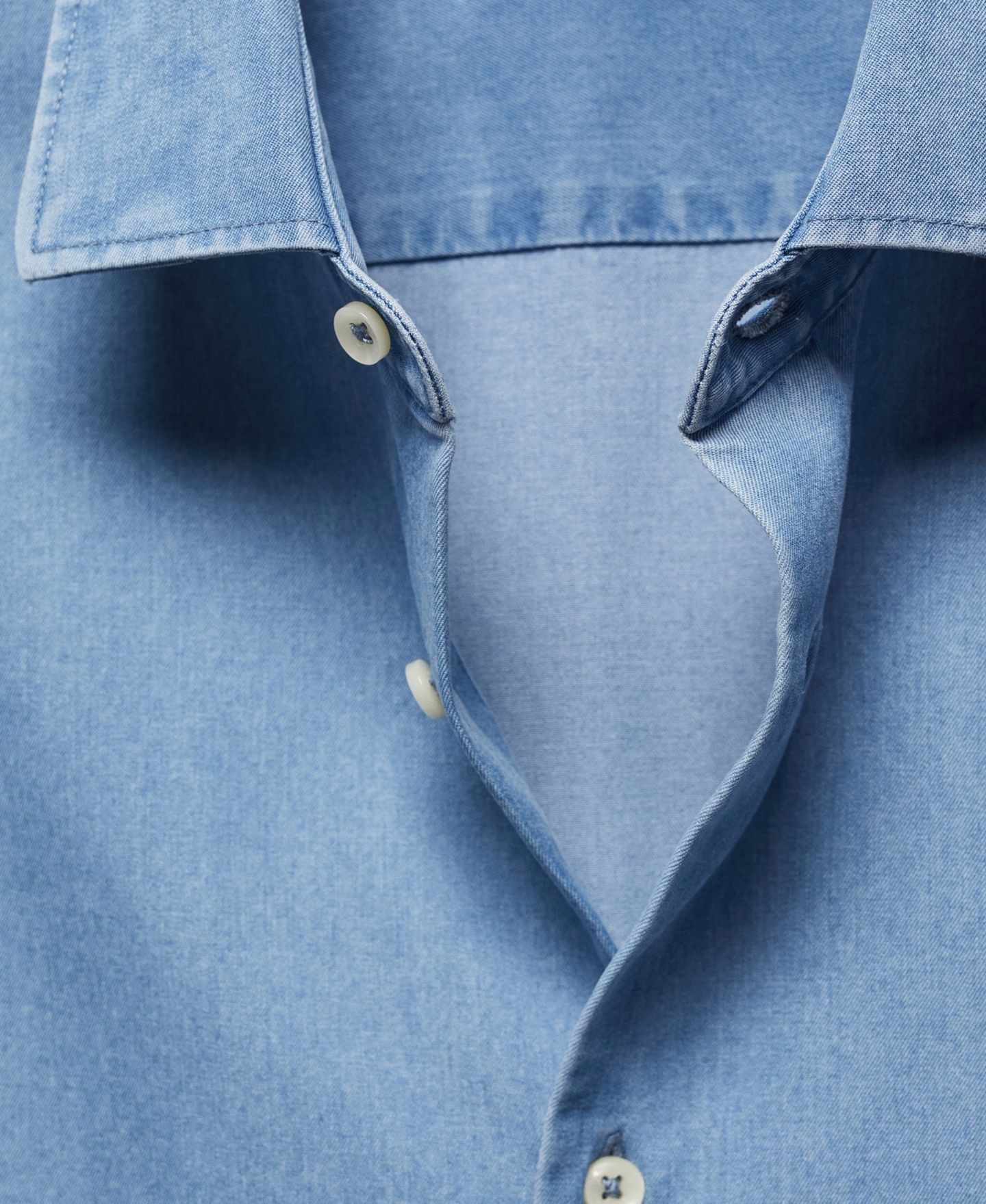 Мужская рубашка Mango Regular-Fit Cotton Chambray, цвет: Тёмный синий — фото 10