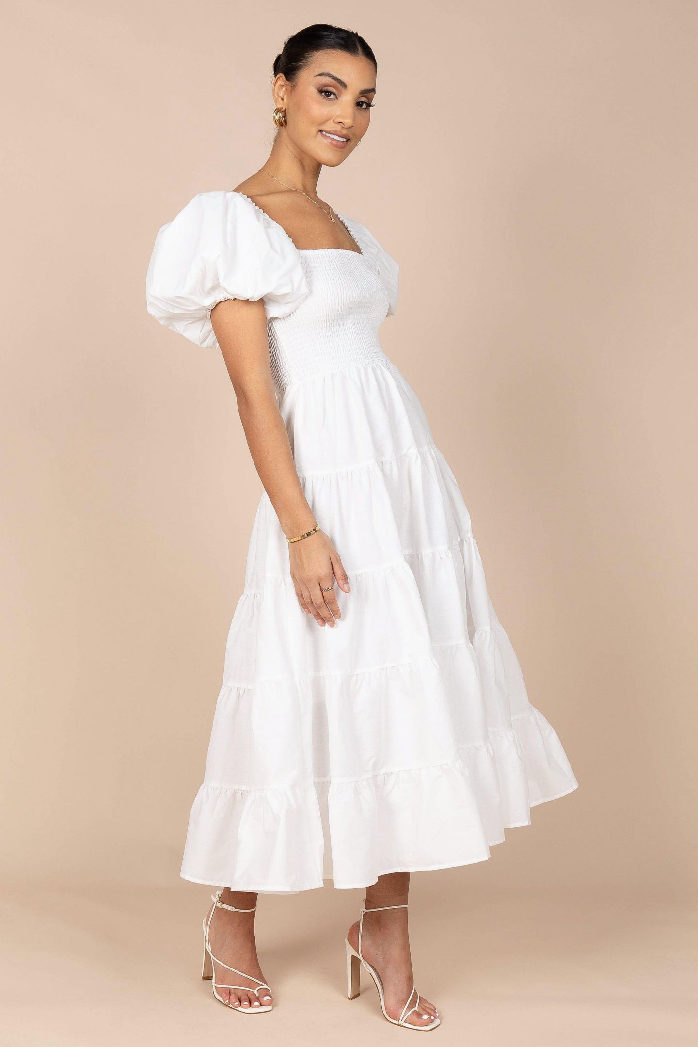Женское платье Petal and Pup Annette Puff Sleeve Shirred Midi, цвет: Белый — фото 15