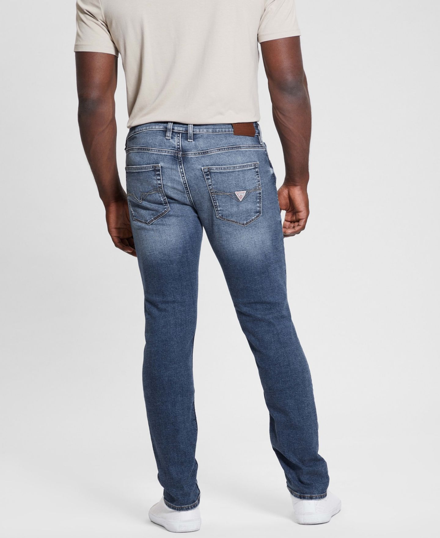Мужские джинсы GUESS Finnley Medium Wash Tapered, цвет: Средняя варка — фото 6