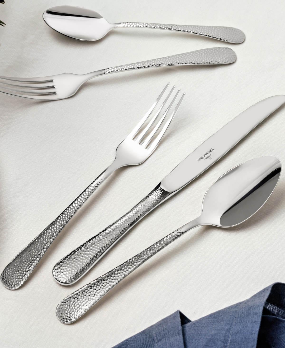 VILLEROY & BOCH VILLEROY BOCH LEANDRA 40 PIECE FLATWARE SERVICE FOR 8 