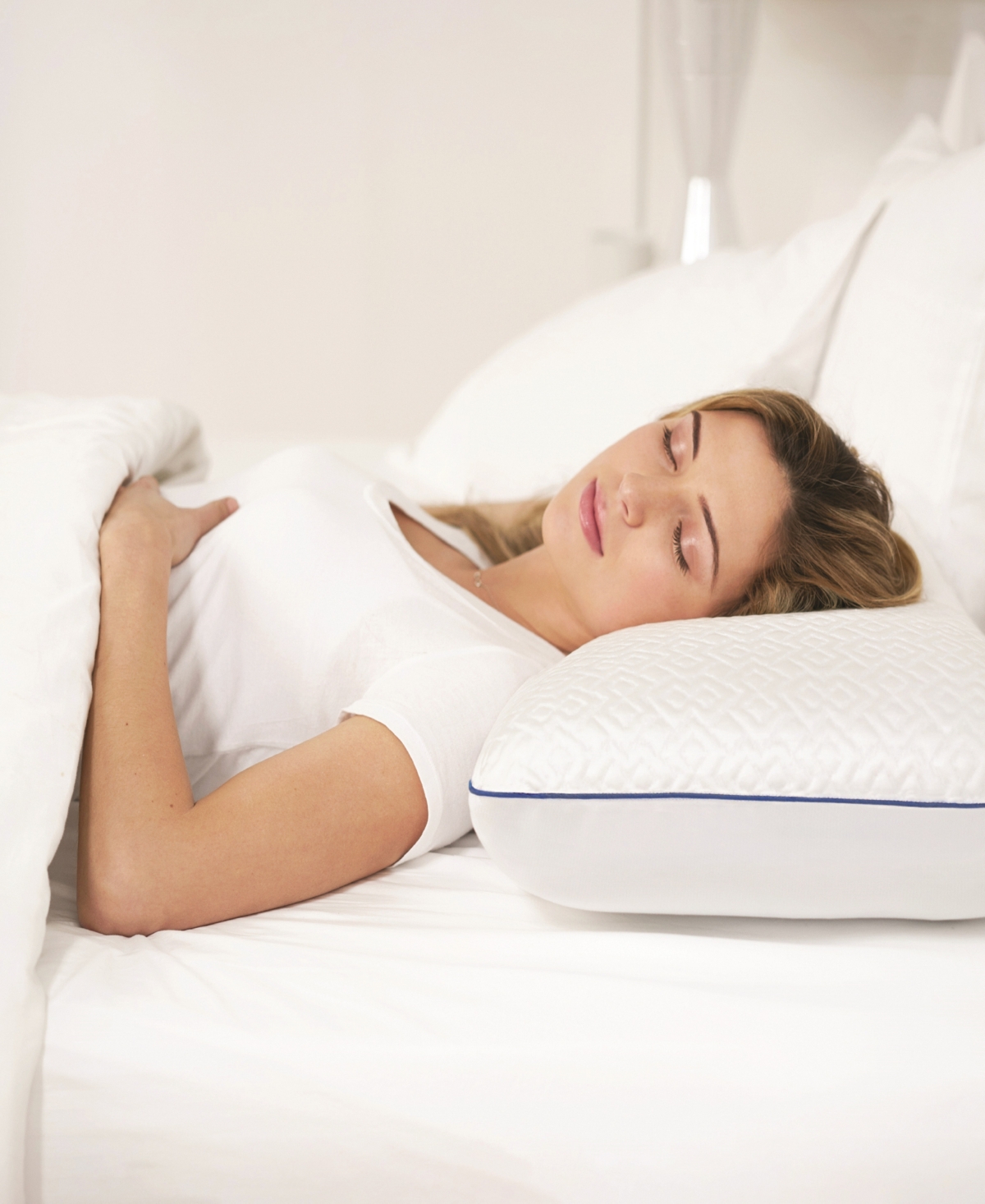 Serta Cool Renew Gel Memory Foam Pillow, Standard In White