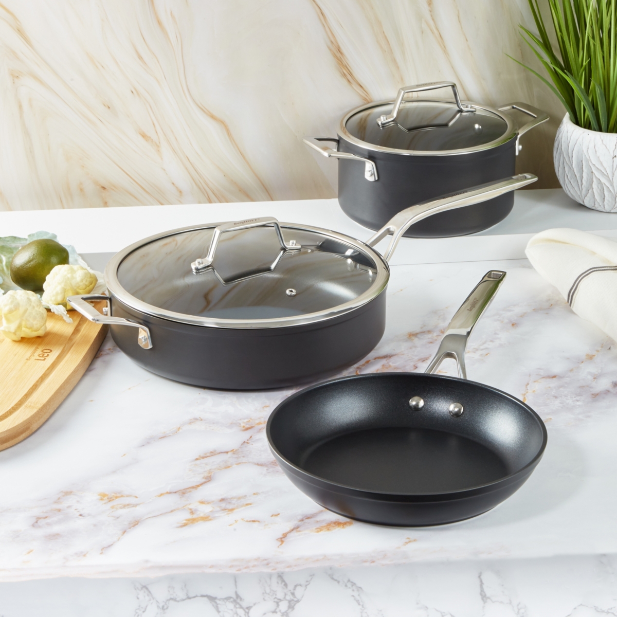 BergHOFF Essentials 10Pc Non-stick Hard Anodized Cookware Set With Glass lid,- Black