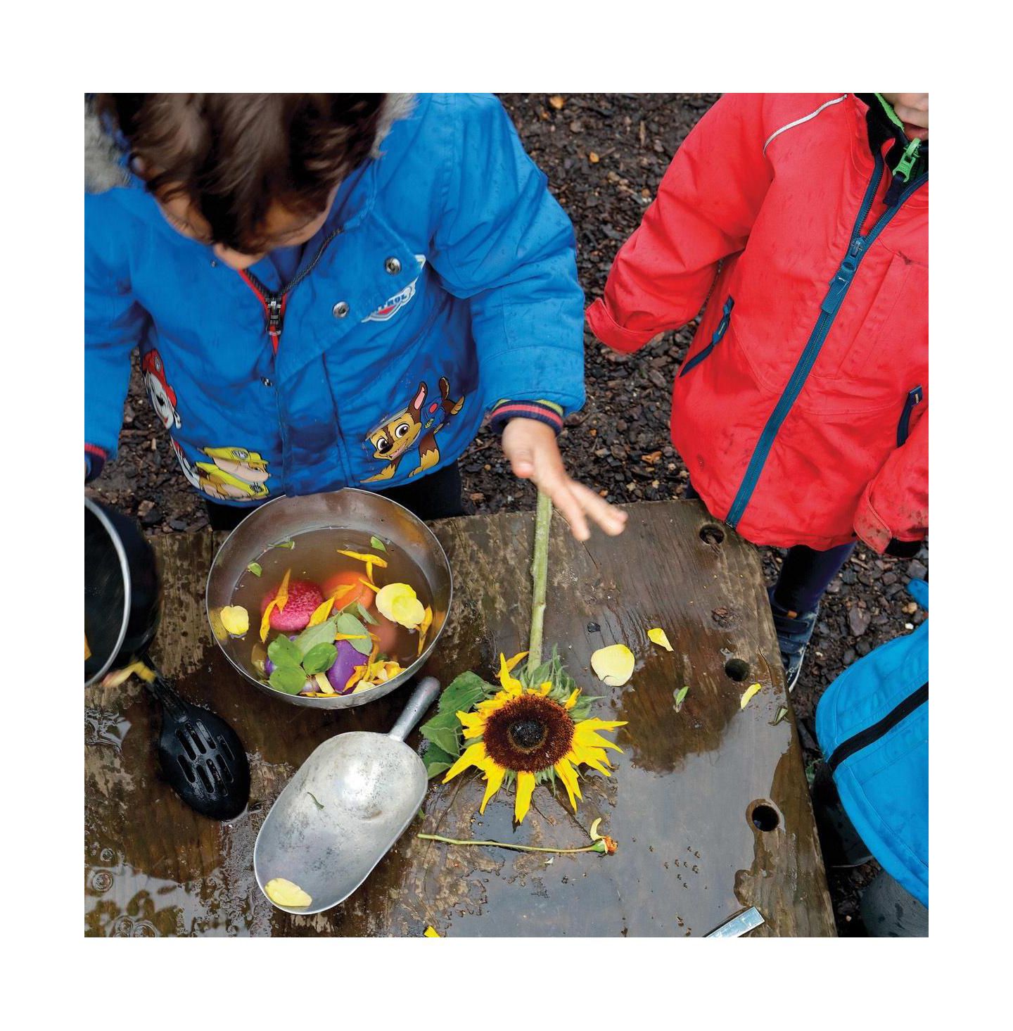 Детские игрушки Yellow Door Flowers Sensory 8-Piece Play Stones, Ages 2+ — фото 3