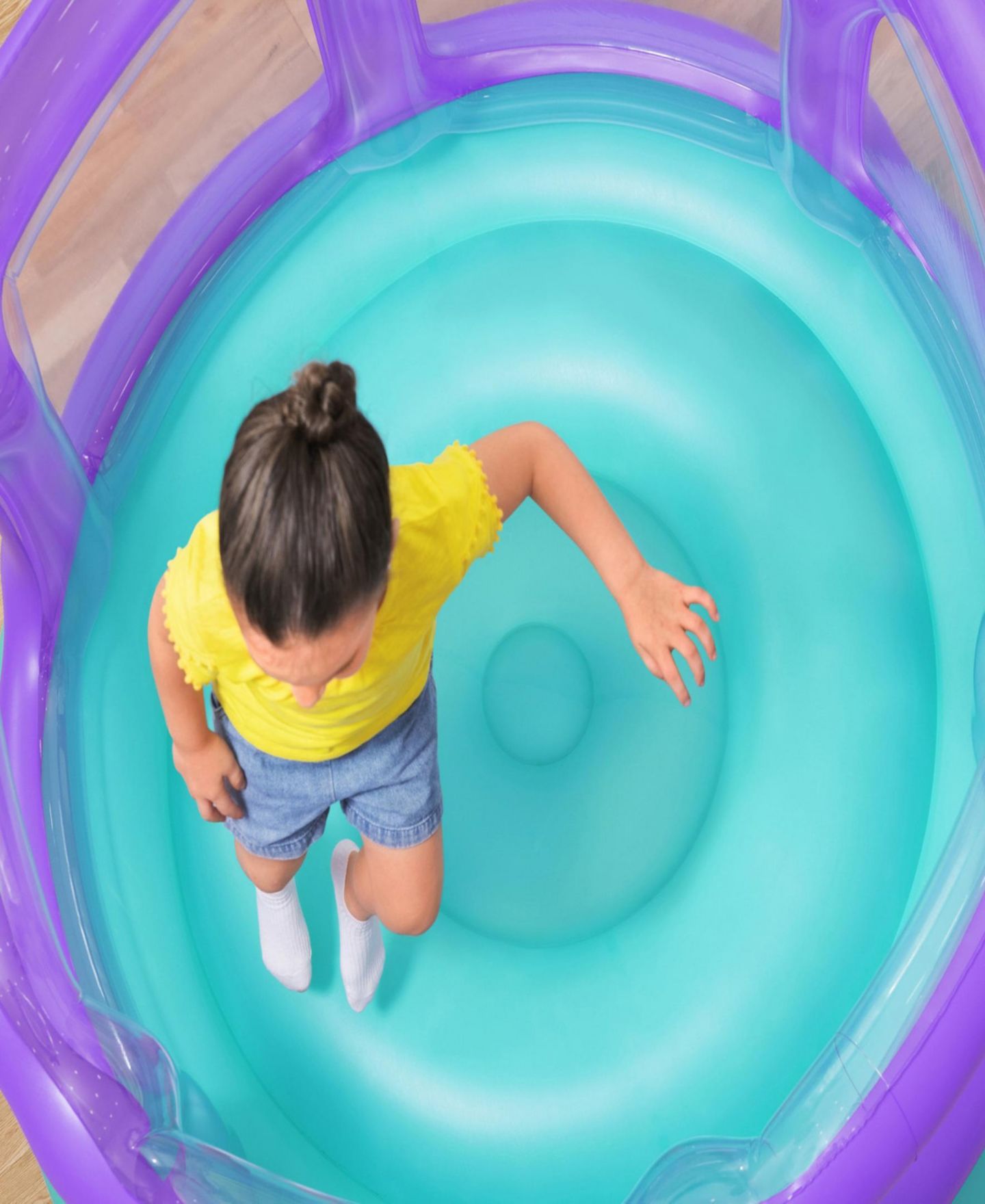 Детская игрушка Bestway Laugh 'N Leap Indoor & Outdoor Inflatable Bouncer, Holds 2 Children, Ages 2+ — фото 3