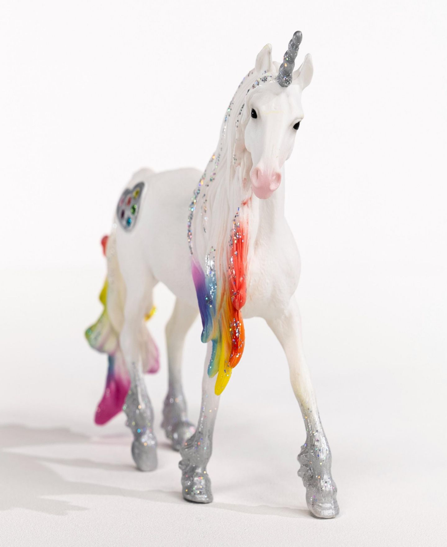 Детская фигурка Schleich Bayala Rainbow Love Unicorn Stallion Figurine, Ages 5+ — фото 7