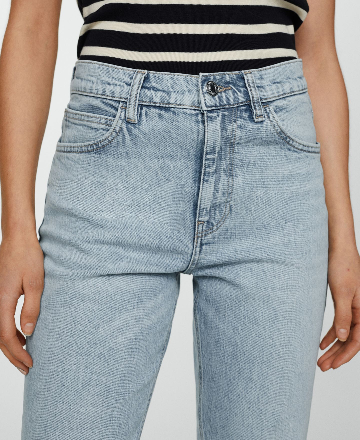 Женские джинсы Mango Mom Comfort High Rise, цвет: Выбеленный синий — фото 10