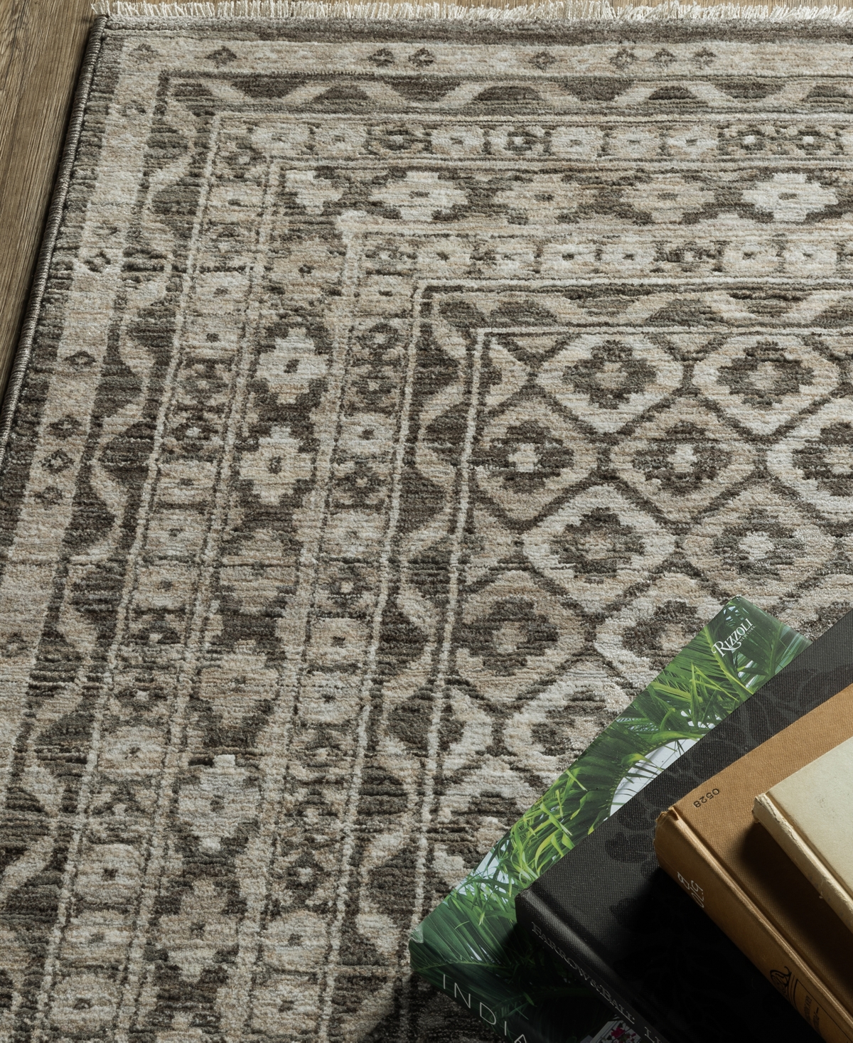 Oriental Weavers Chamberlain Ch03b 5'3x7'6 Area Rug In Gray