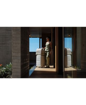 Outline Pro Medium Hardside Expandable Spinner