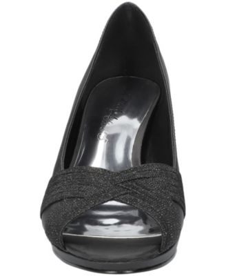 Women's Lavish Platform Pumps