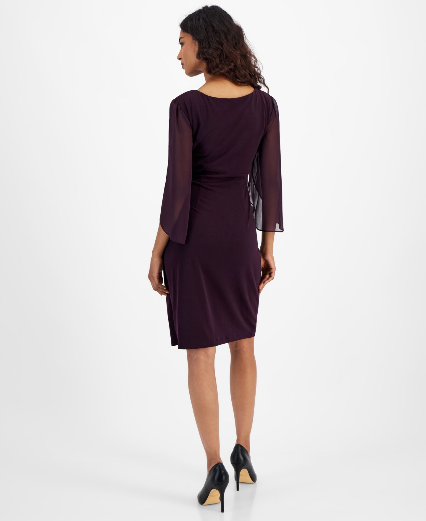 Женское платье Connected Petite Chiffon Cape-Sleeve Sheath, цвет: Баклажановый — фото 2