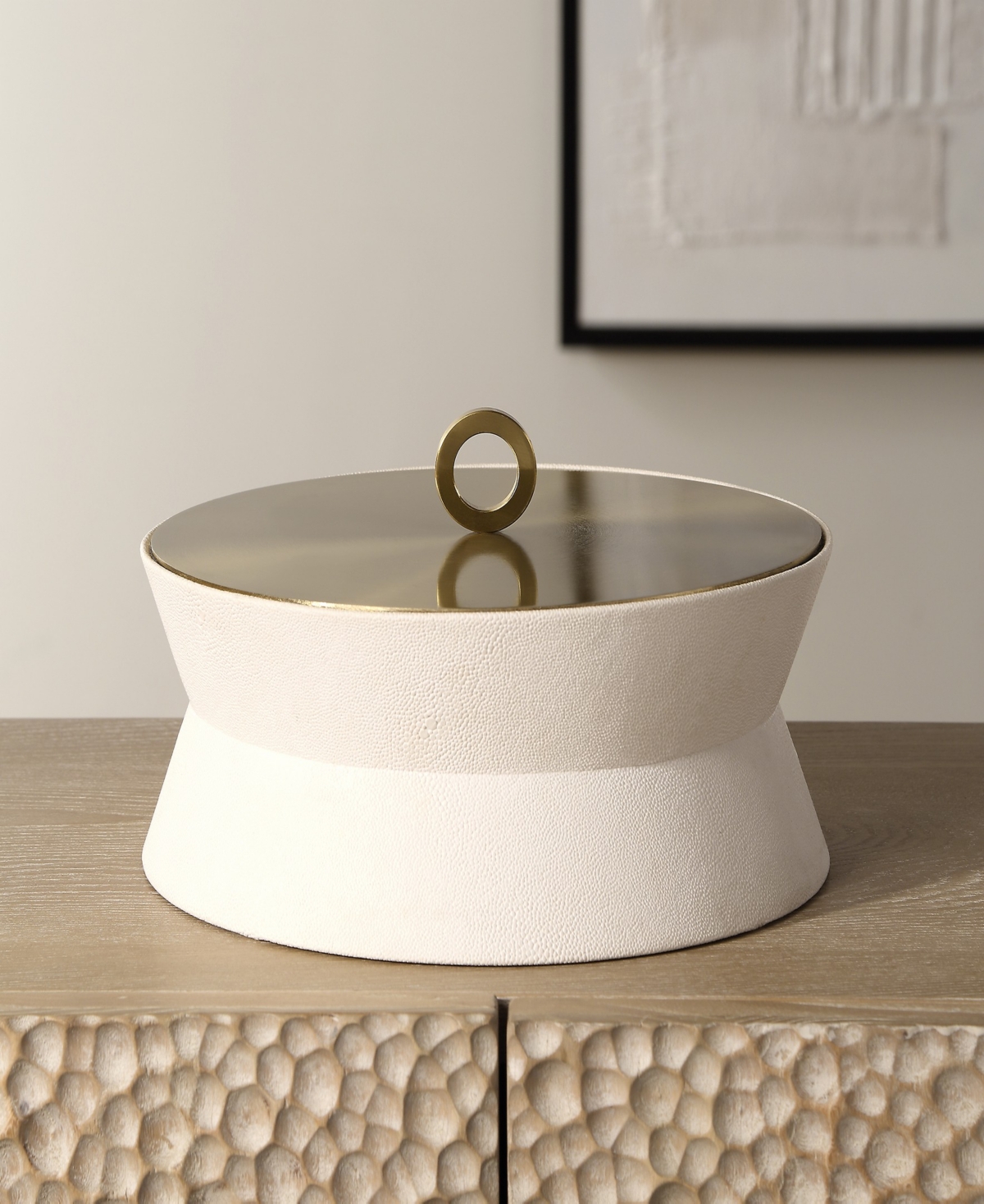 Uttermost Luxe, Round Box In White