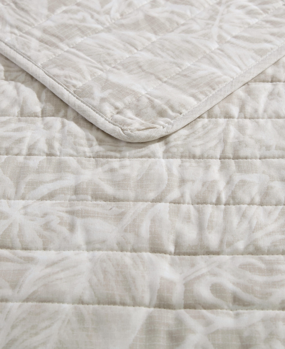 Tommy Bahama Home Ocean Deep Reversible 3 Piece Quilt Set, King In Beige