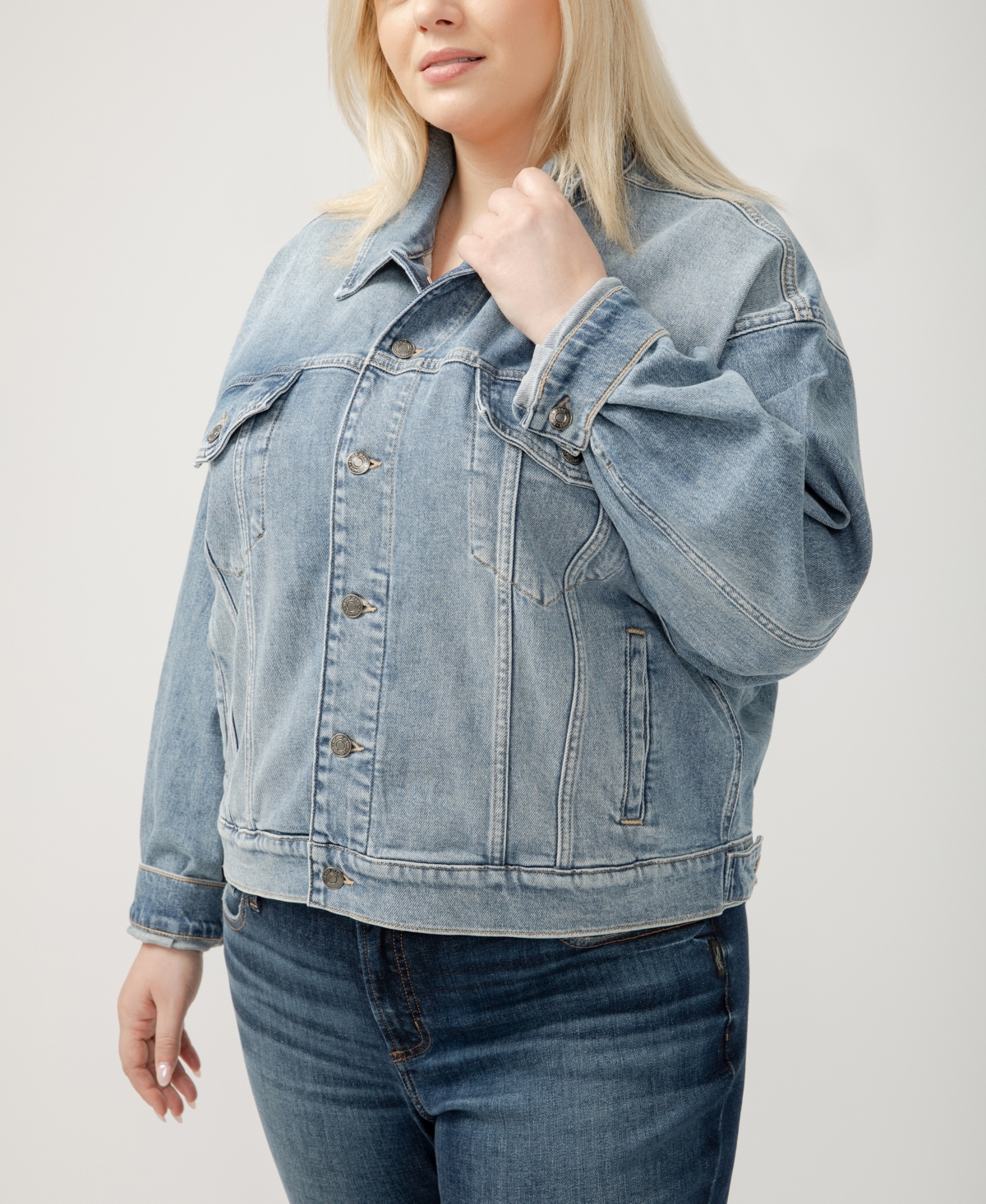Shop Silver Jeans Co. Plus Size Denim Trucker Jacket In Indigo
