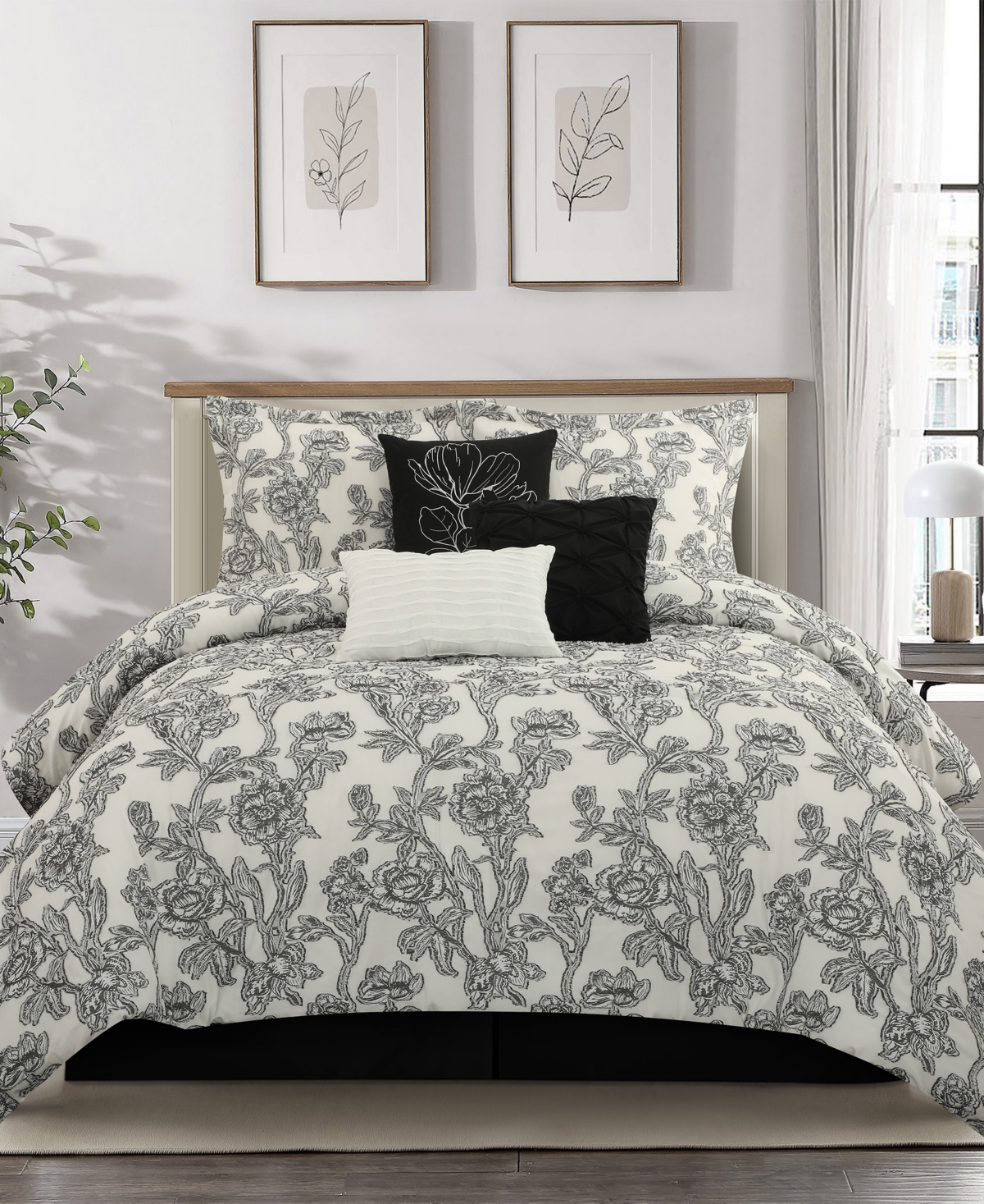 Stratford Park Maybole Floral 7-pc. Comforter Set, California King In Black White