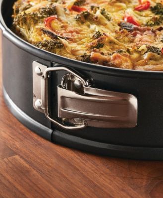 Bake with Mickey Mouse 9-Inch Springform Pan