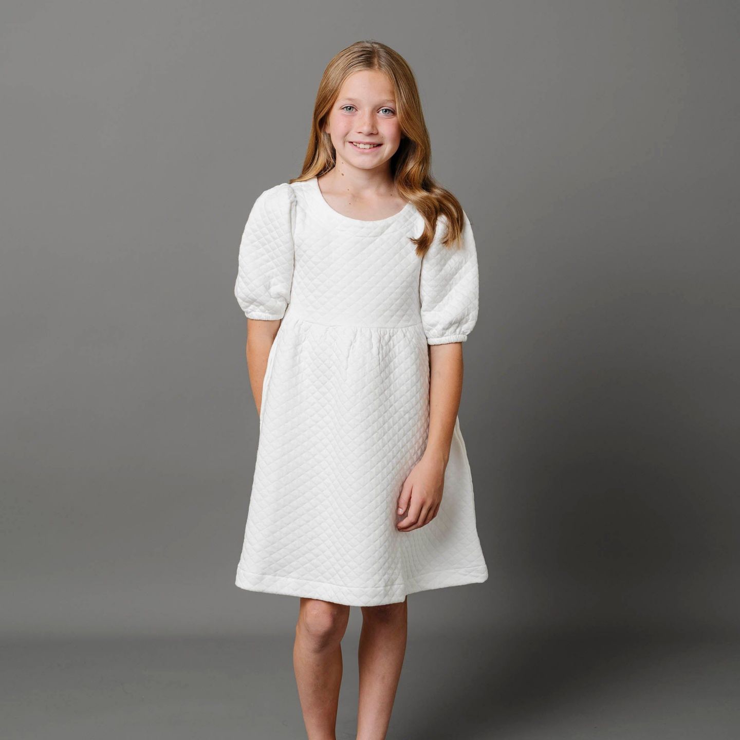 Платье Hope & Henry Quilted Puff Sleeve Dress для девочек-малышей, цвет: Мягкий белый — фото 2