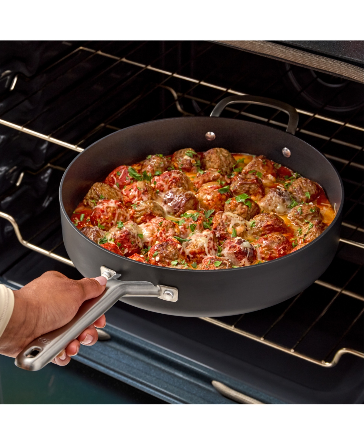Calphalon Hard-anodized Nonstick 5-quart Saute Pan With Lid In Black