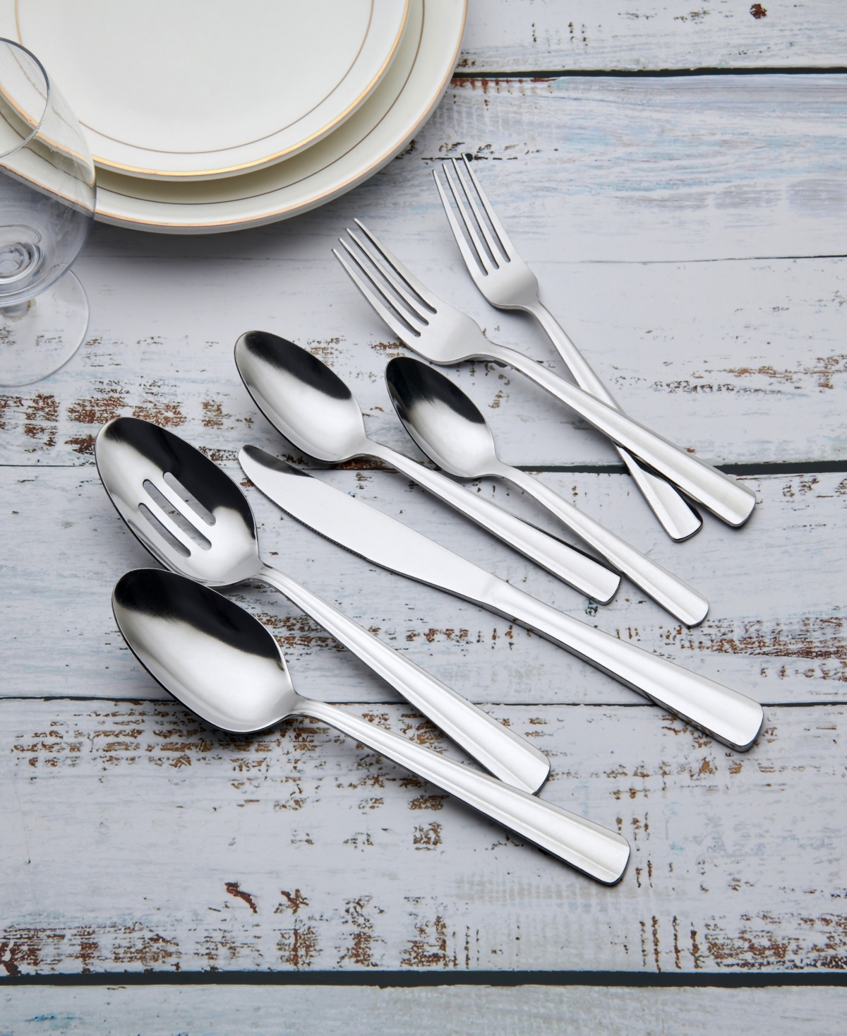 Ornative Alicja Service For 8 42 Piece Flatware Set With Wire Caddy In Silver