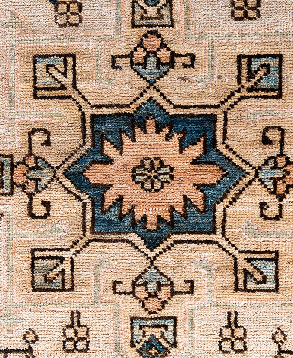 Adorn Hand Woven Rugs Serapi M1993 8'10"x11'10" Area Rug