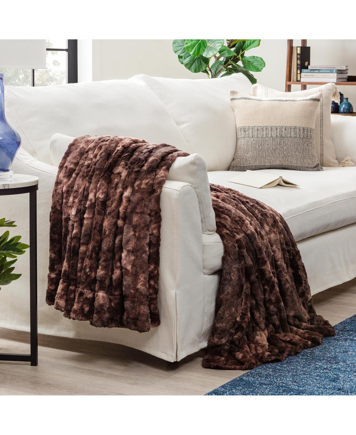 Chanasya Premium Double Sided Oversized Faux Fur Wolf Soft Faux Fur Throw Blanket - Fuzzy Plush Cozy Blanket for Sofa Chair Couch Living Room Bedroom