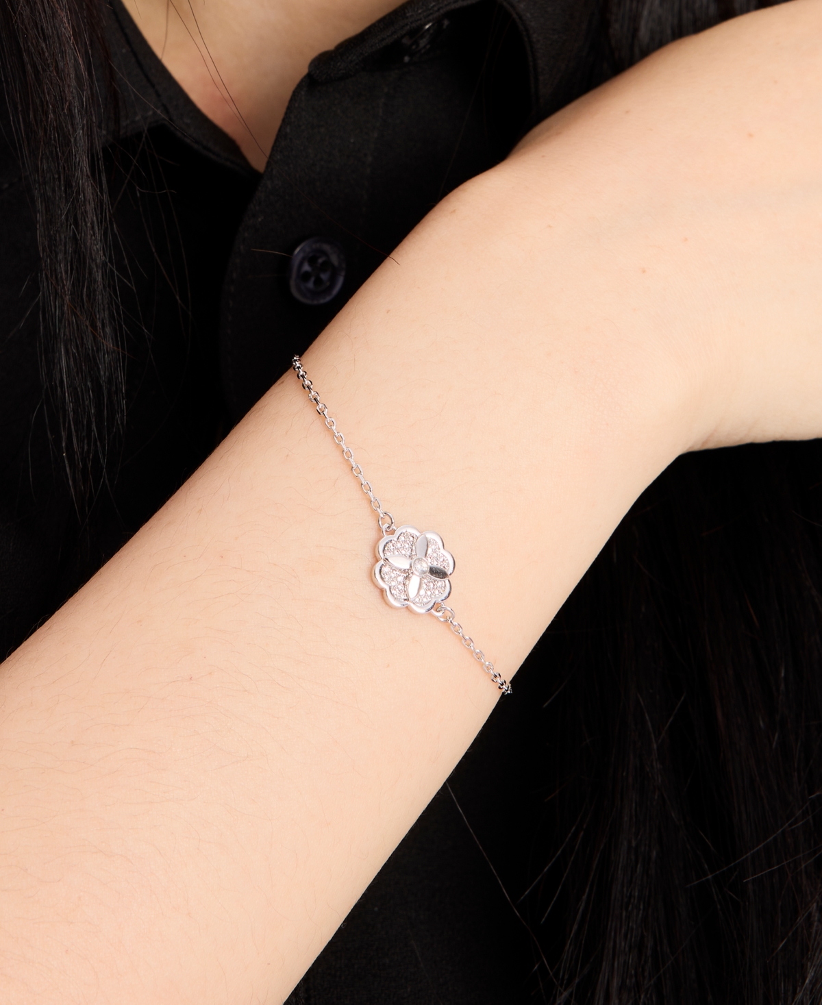 Kate Spade New York Silver-Tone Pave Flower Charm Link Bracelet -silv