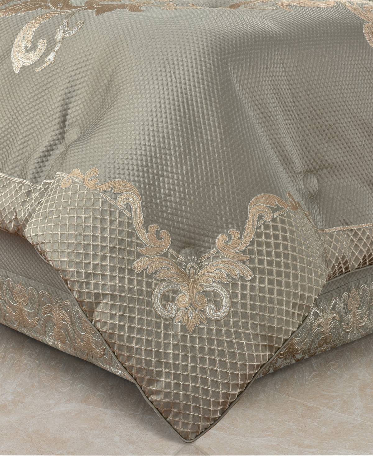 J Queen New York Piazza 4-pc. Comforter Set, Queen In Sage