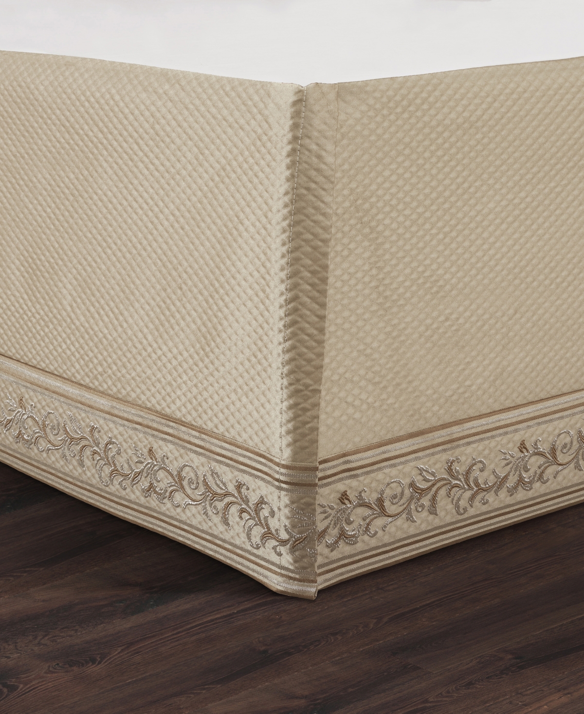 J Queen New York Sezanne 4-pc. Comforter Set, California King In Champagne