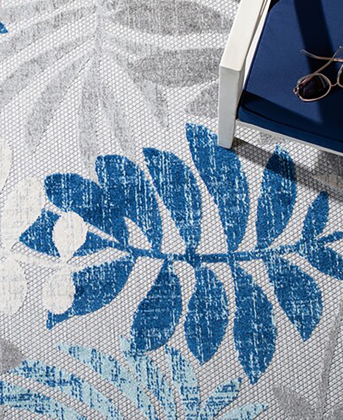 Safavieh Cabana Indoor/Outdoor CBN814F 6'x9' Area Rug - Blue