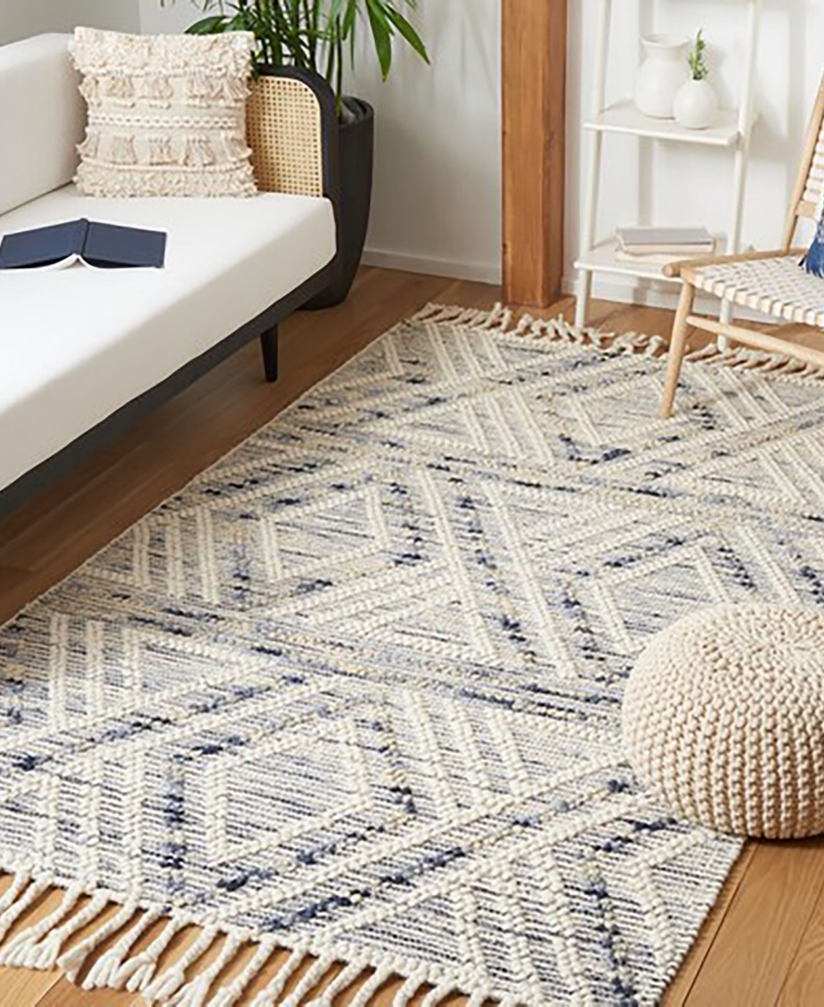 Safavieh Natura 176 NAT176M 4'x6' Area Rug -Blue