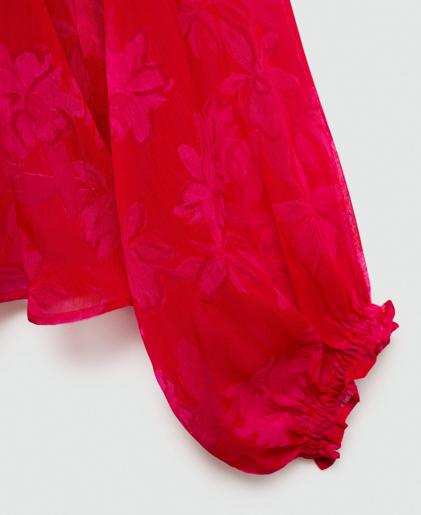 Женская блузка Mango Semi-Transparent Floral-Print, цвет: Красный — фото 3