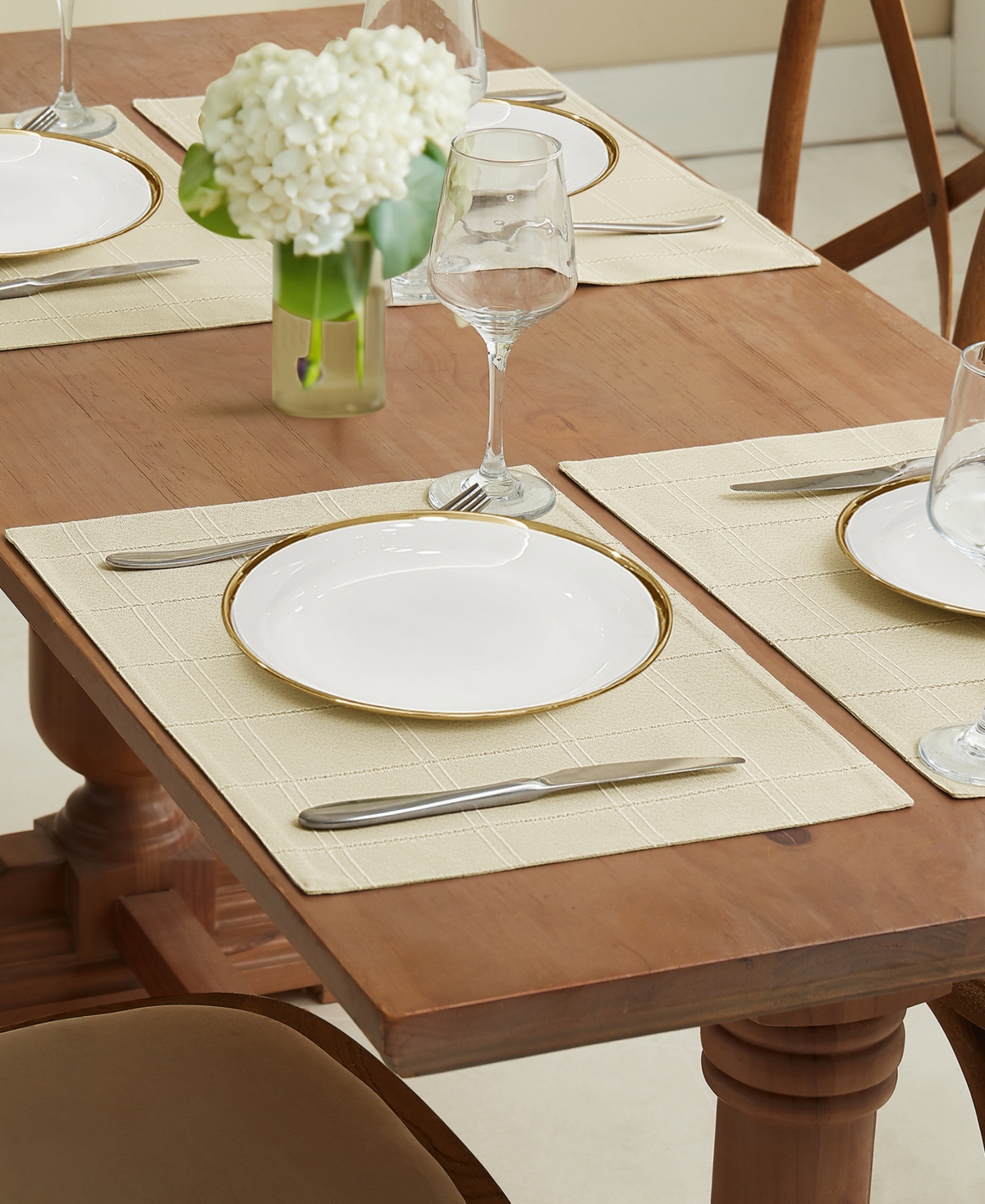 Izod Chadwick Lurex Placemats, Set Of 4 In Linen Gold