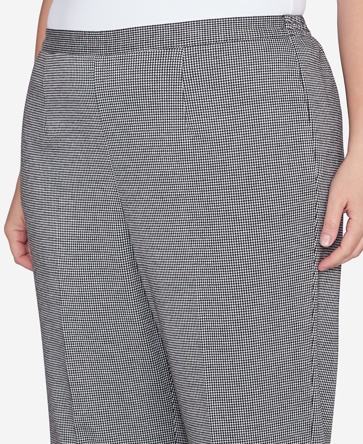 Alfred Dunner Plus Size Runway Ready Chic Pull On Houndstooth Short Length Pants -White Metallic