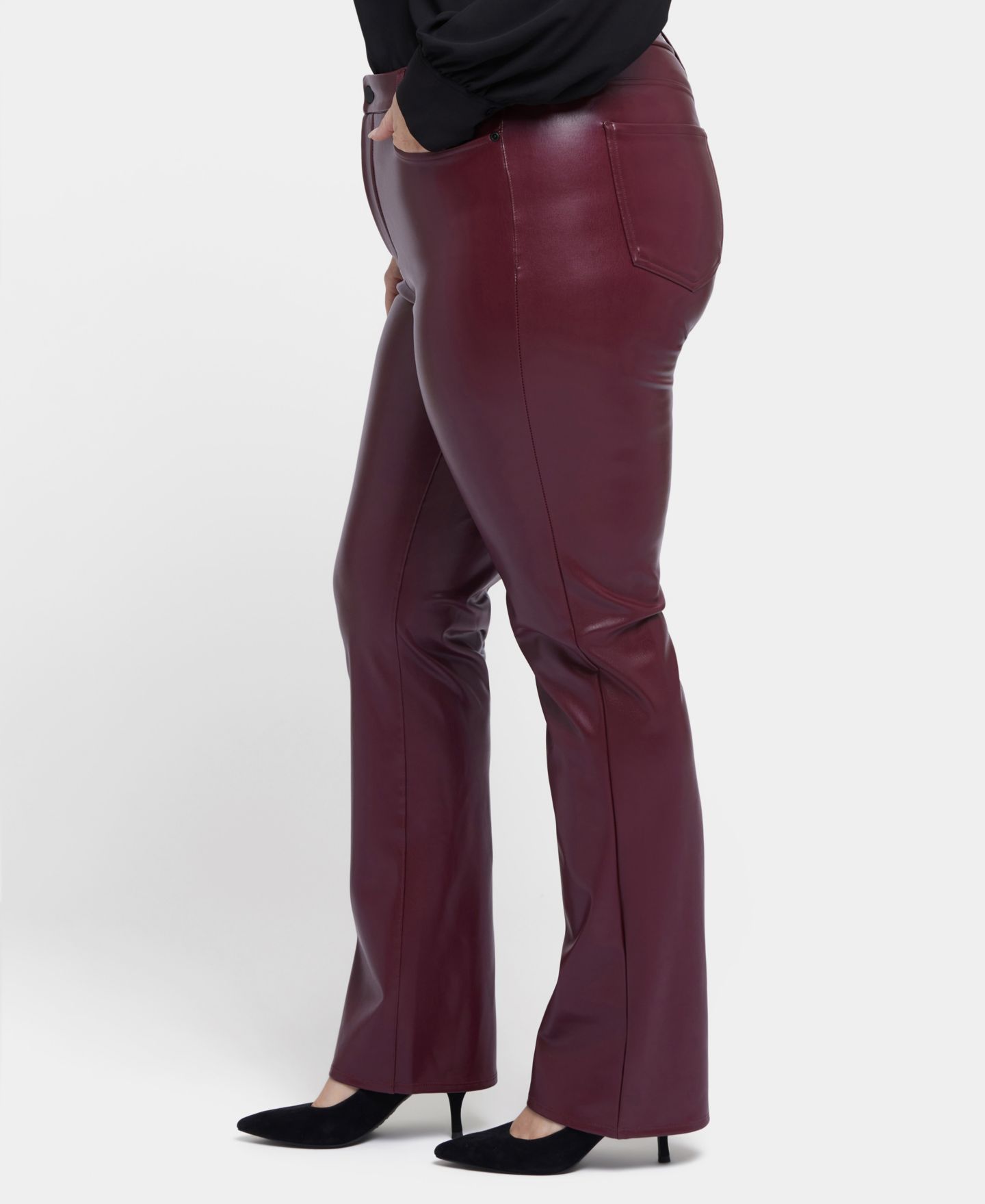 Женские брюки NYDJ Plus Size Artificial Leather Marilyn Straight, цвет: Tavern — фото 3