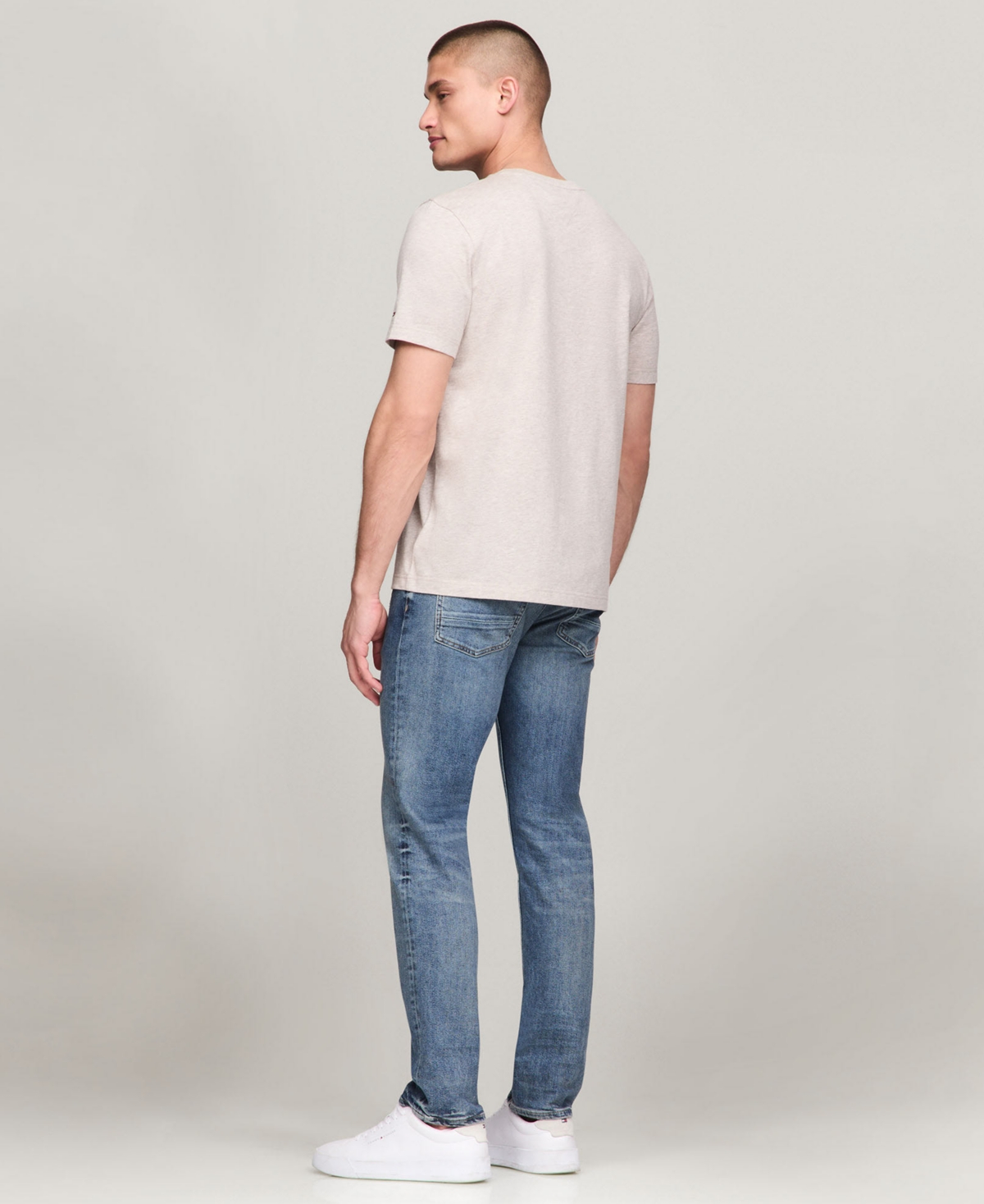 Tommy Hilfiger Men's Short Sleeve Crewneck Logo T-Shirt