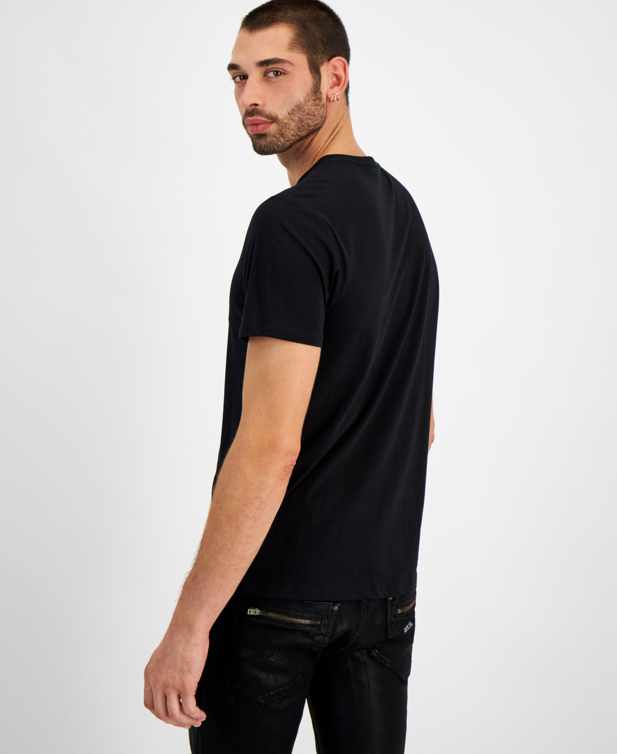 Guess Men's Relaxed-Fit Metallic Chain Triangle Logo Graphic T-Shirt - Jet Black A996