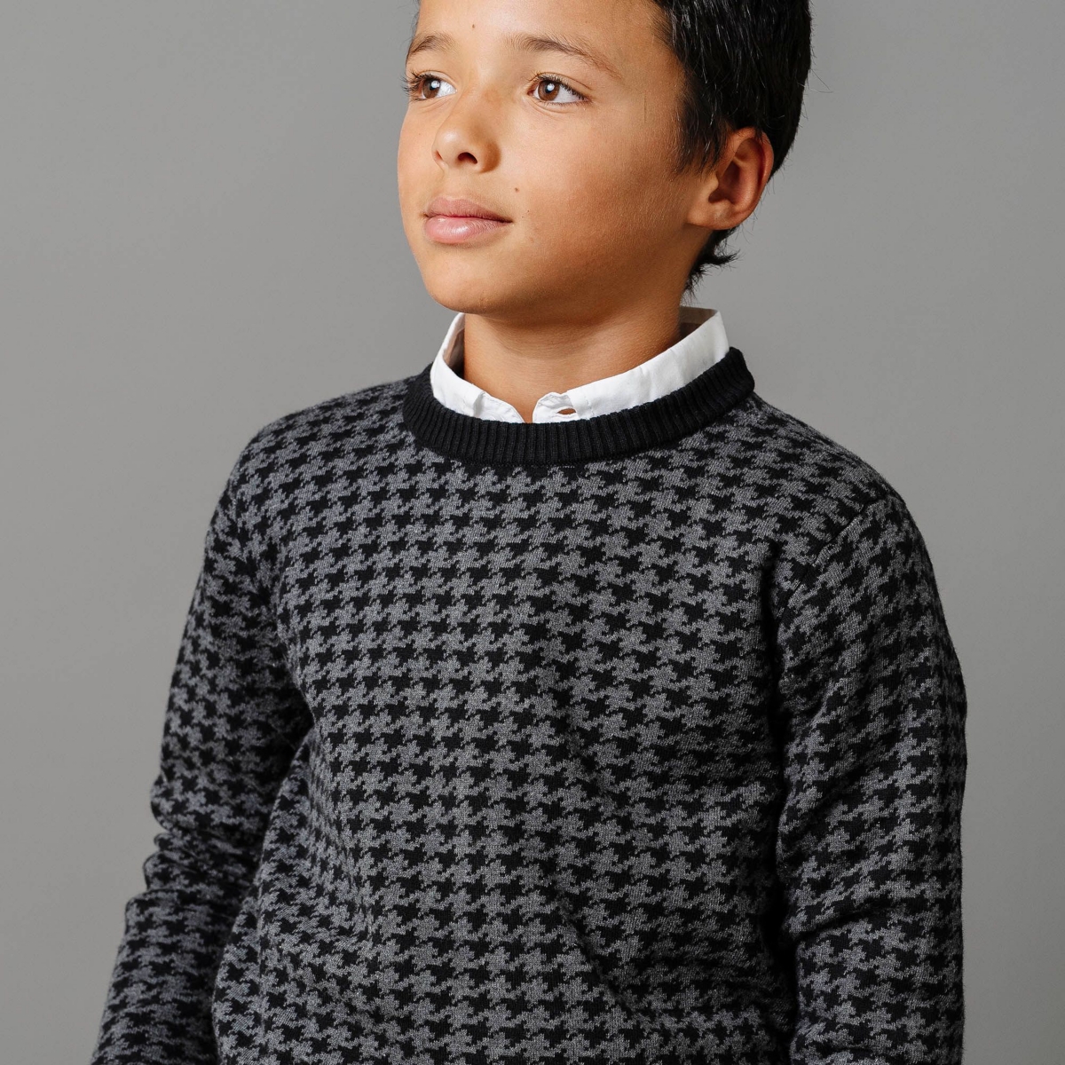 Hope & Henry Boys Organic Long Sleeve Intarsia Crew Neck Pullover Sweater - Black and charcoal houndstooth