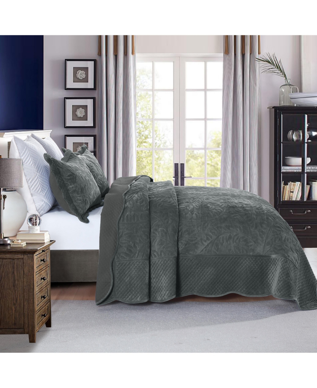MarCielo 3 Pc Luxury Velvet Oversized Embroidery Soft and Plush Quilt Set