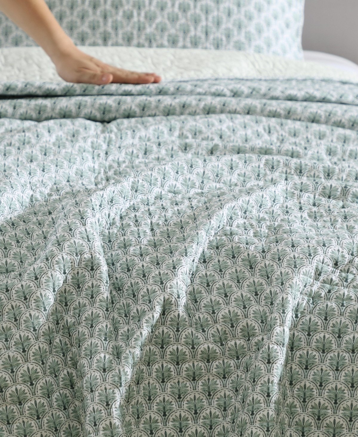 Tommy Bahama Home Coastal Batik Reversible 3-Pc. Quilt Set