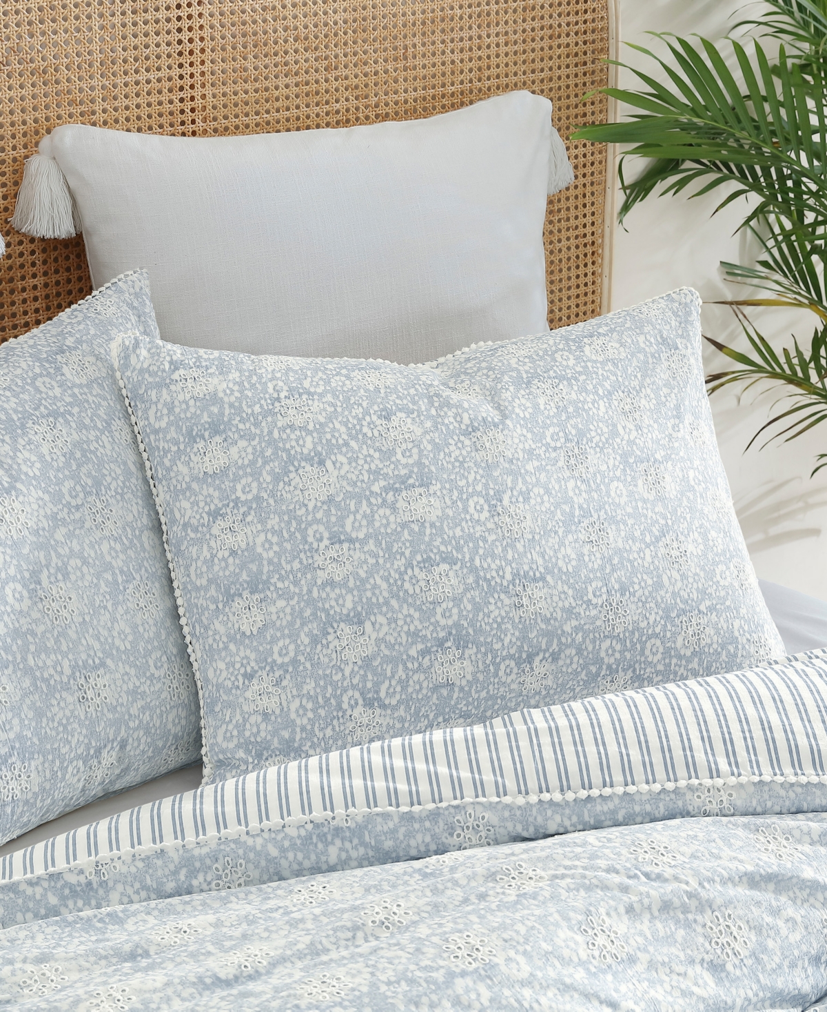 Peri Home Ikat Eyelet 3-pc. Comforter Set, King In Blue
