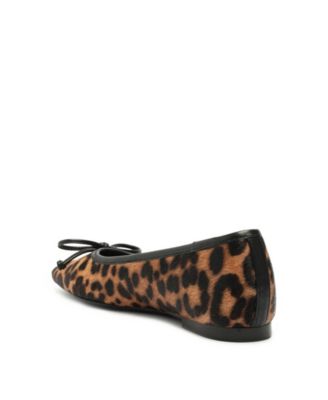 Women's Arissa Rounded Toe Ballet Flats