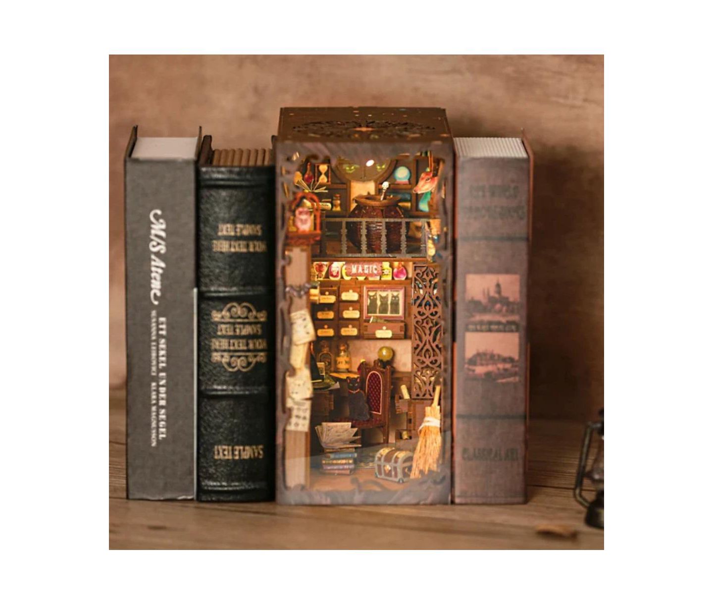 Детские конструкторы Cutebee Magic Pharmacist LED Light Book Nook Kit, 282-Piece Building Set, Ages 14+, цвет: Коричневый — фото 2