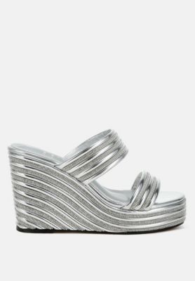 Womens Benched Metallic Faux Leather Wedge Sandals