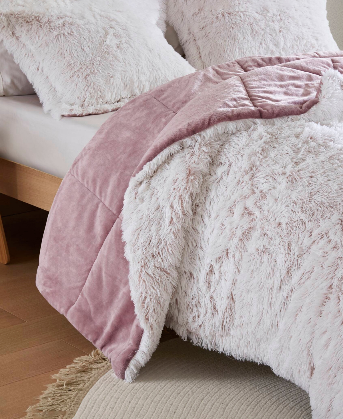 Intelligent Design Malea Shaggy Faux-fur 3-pc. Comforter Set, King/california King In Pink,white