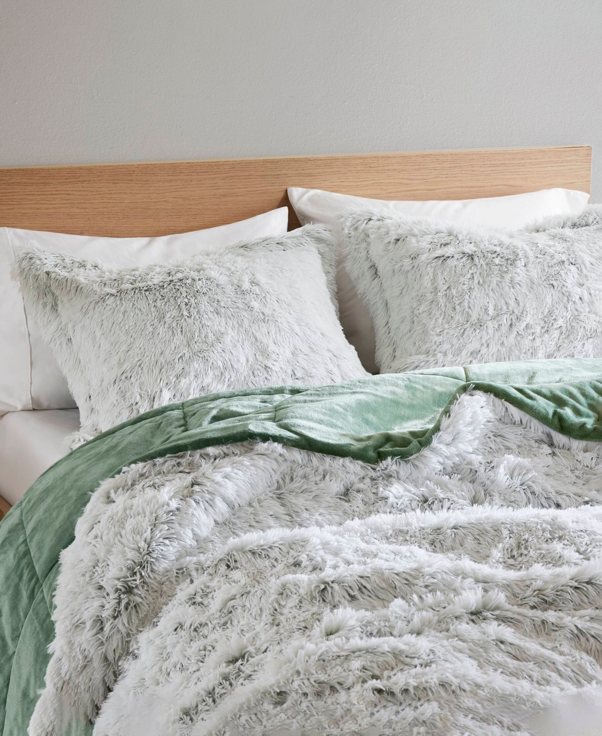 Intelligent Design Malea Shaggy Faux-fur 2-pc. Comforter Set, Twin/twin Xl In Green,white