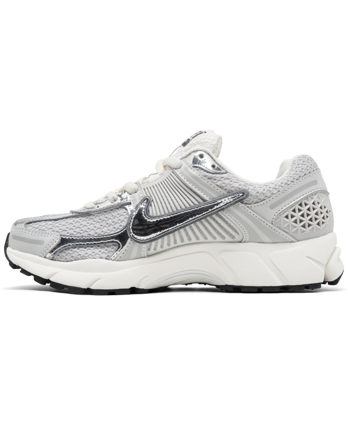 Nike Zoom Vomero 5 In Photon Dust,chrome